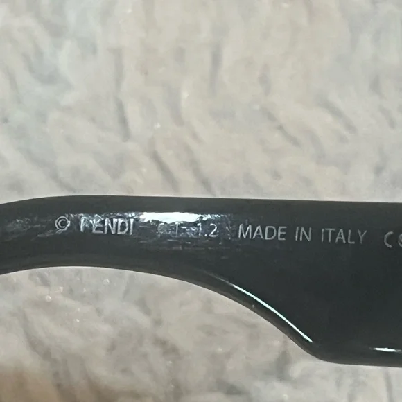 FENDI O'LOCK 40048 Tortoise Oversized Fashion FF Lock Logo Sunglasses FE40048U - Picture 7 of 7